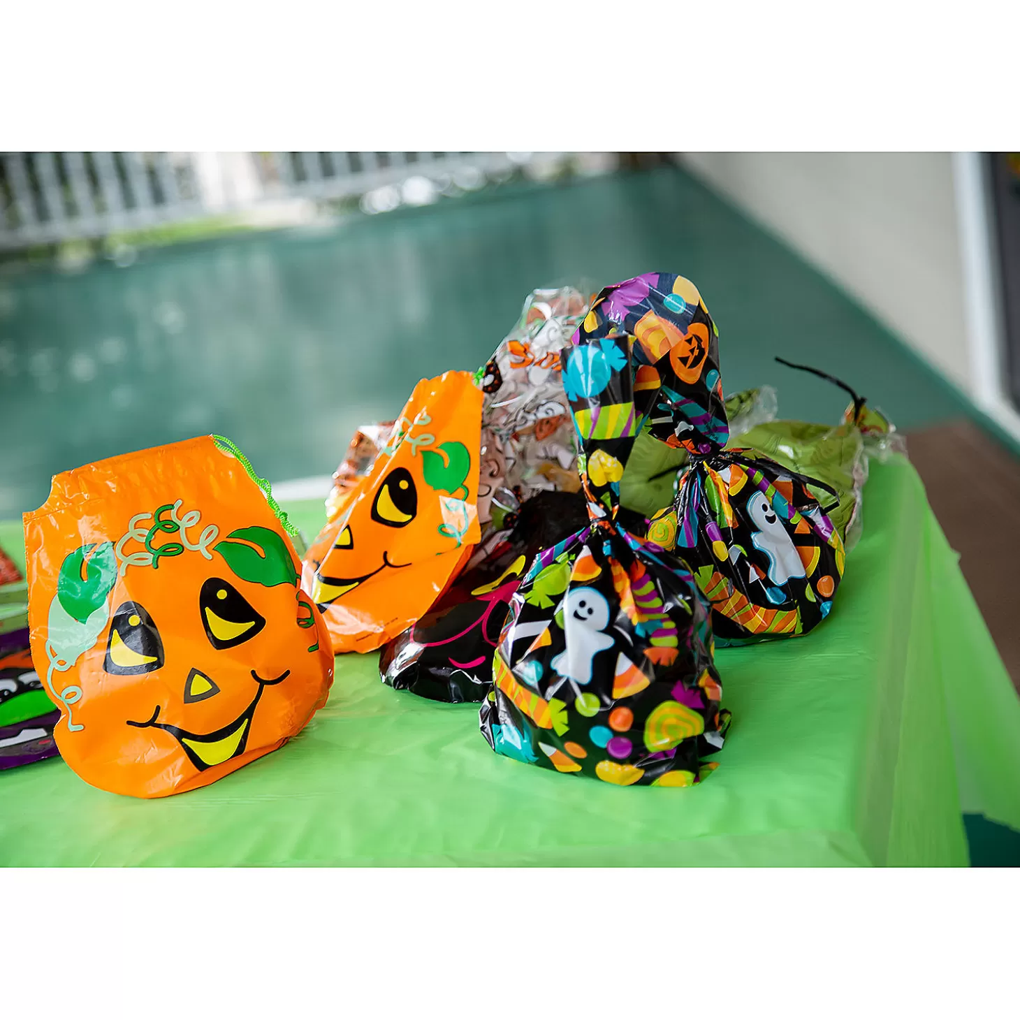 Best Sale 5" X 11 1/2" Halloween Ghost Cellophane Treat Bags - 12 Pc. Halloween Bags