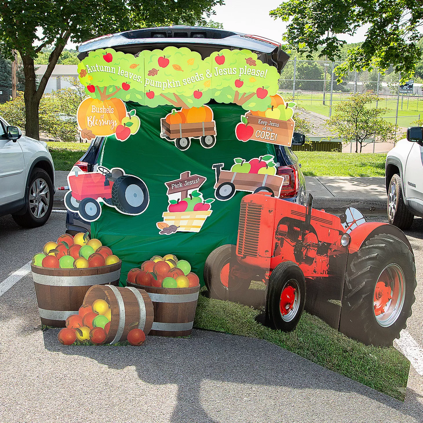 Discount Fall Harvest Trunk-Or-Treat Decorating Kit - 13 Pc. Halloween Fun Kits