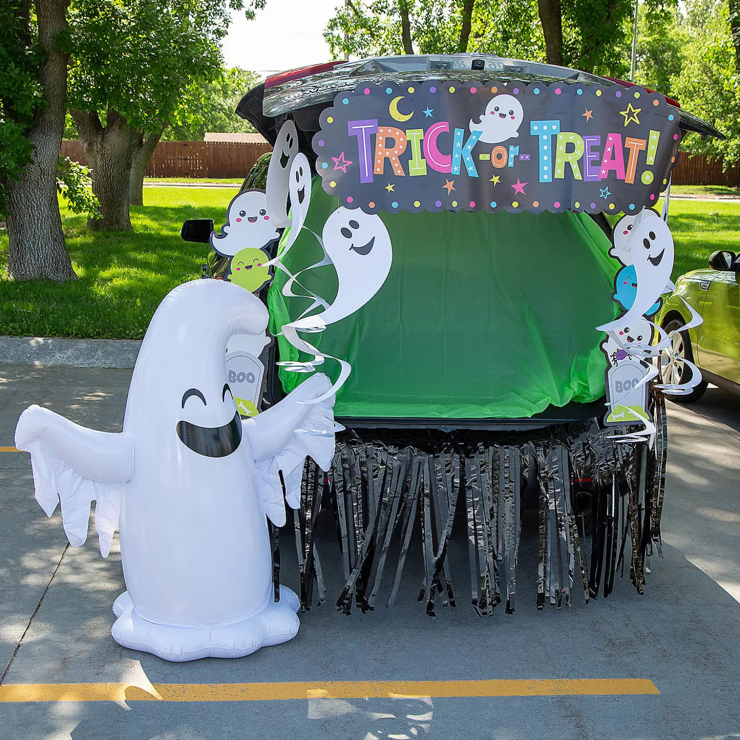 Clearance Ghost Deluxe Trunk-Or-Treat Decorating Kit - 20 Pc. Halloween Fun Kits