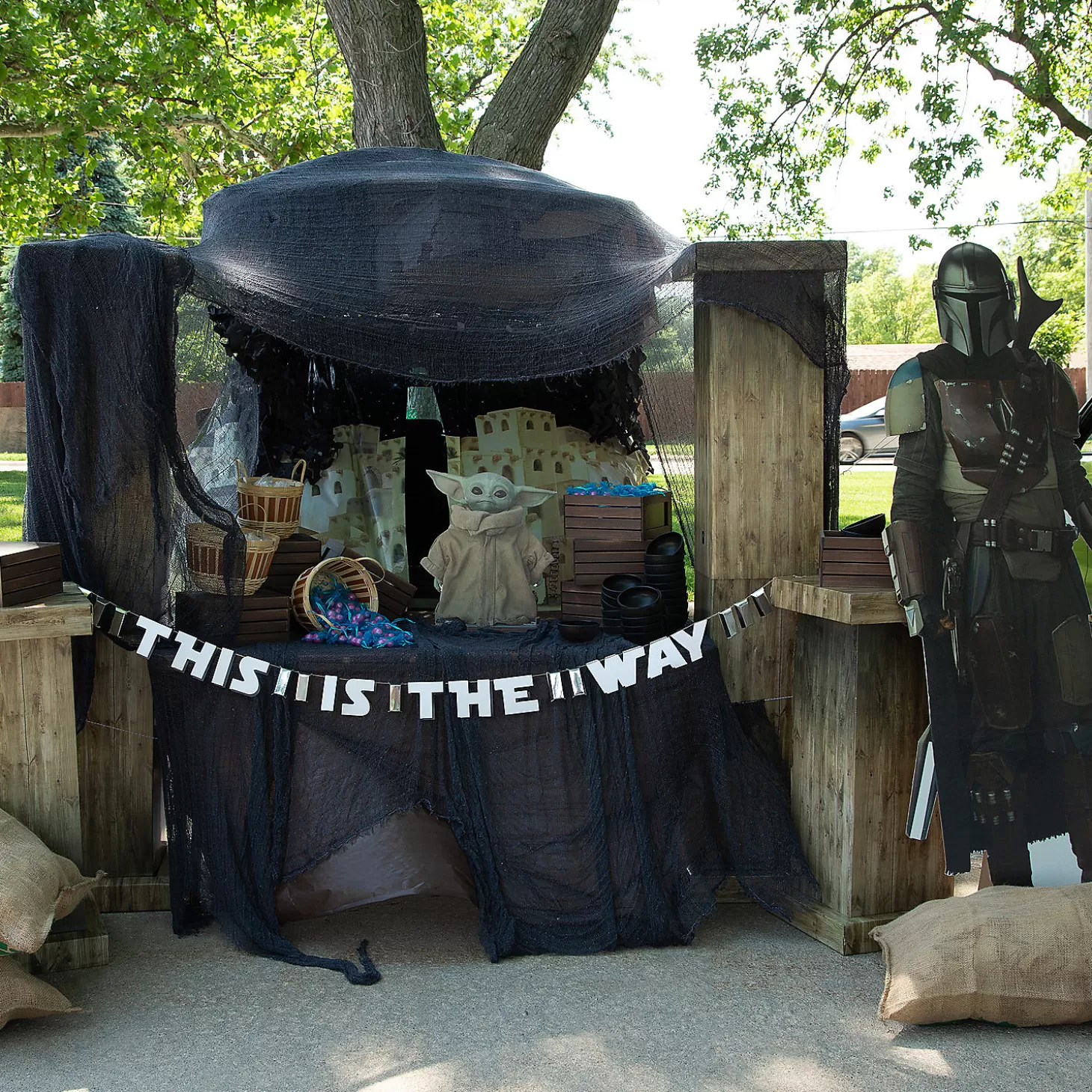 Fashion Star Wars™ The Mandalorian™ Trunk-Or-Treat Decorating Kit - 249 Pc. Halloween Fun Kits