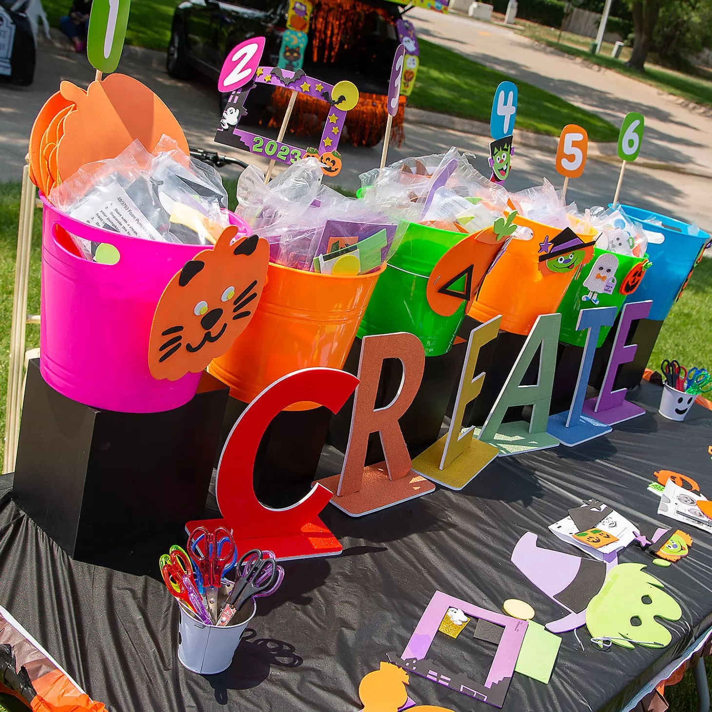 Outlet Trunk-Or-Treat Craft Station - 318 Pc. Halloween Fun Kits