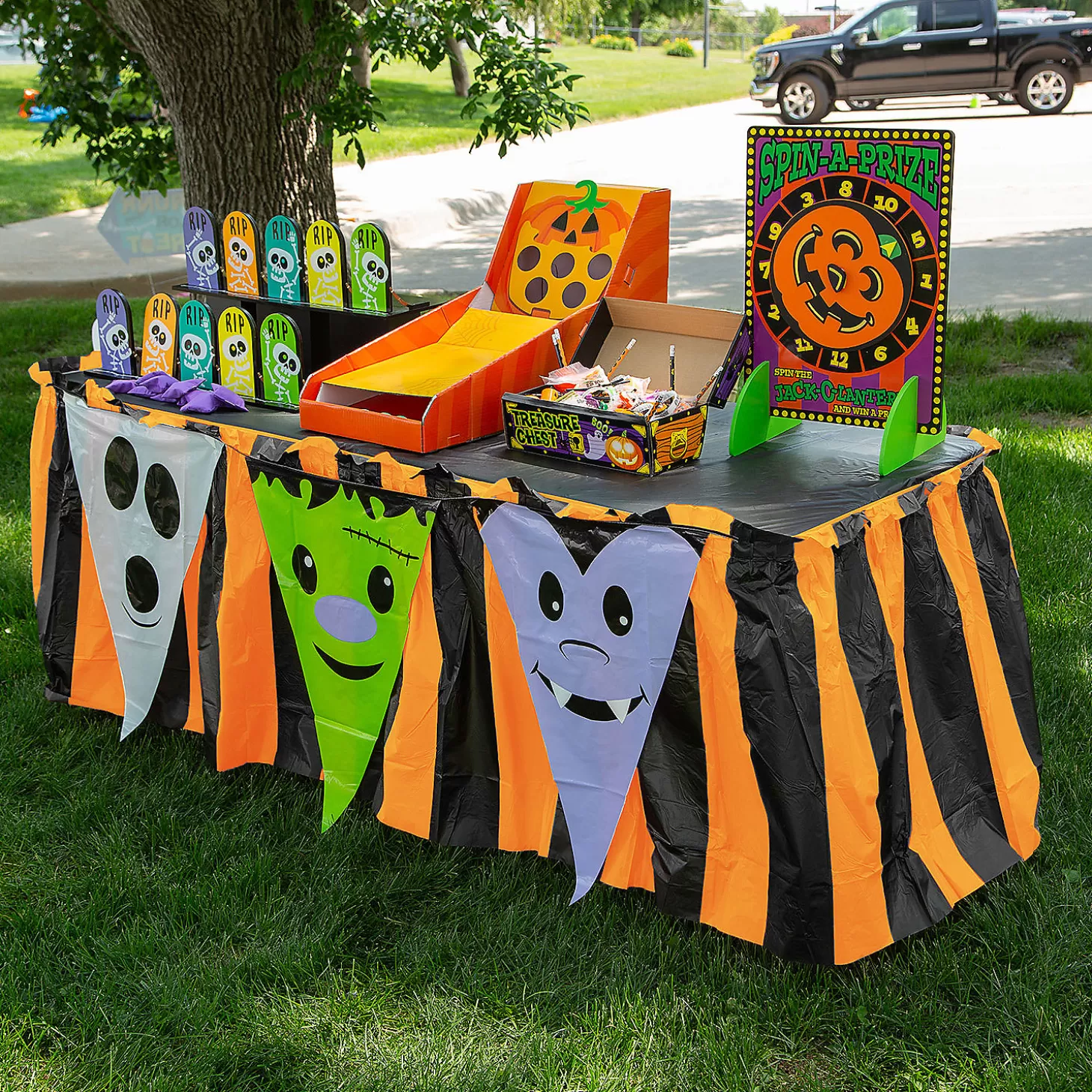 Best Sale Trunk-Or-Treat Games Station - 119 Pc. Halloween Fun Kits